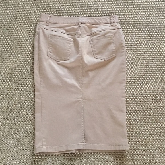 DOLCE & GABBANA MID LENGTH PENCIL SKIRT 40 IT- 4US - Picture 4 of 5